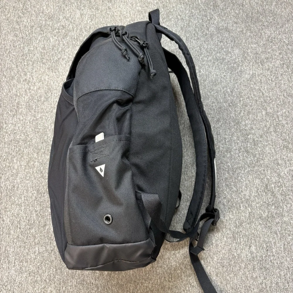 Nike Academy Team 30L Unisex Backpack Soccer Ball Bag Black Travel School Swoosh